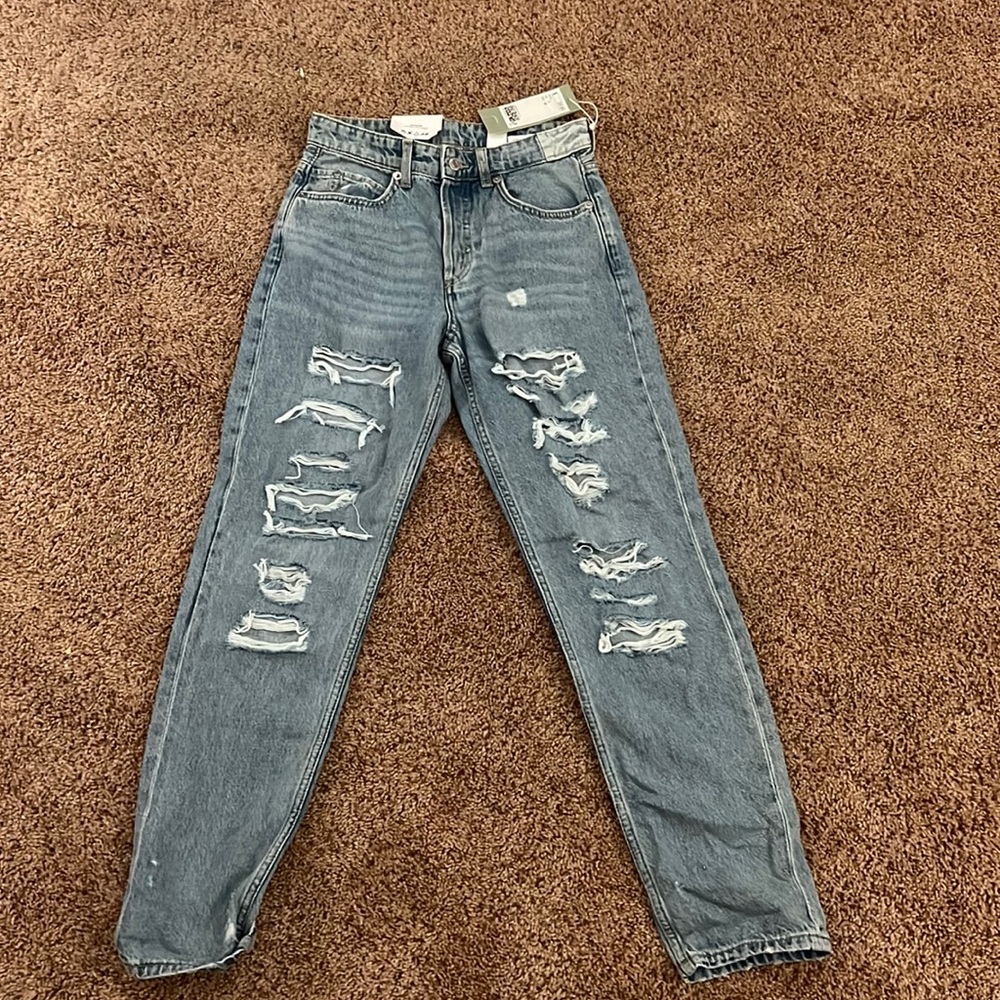 selling boyfriend jeans